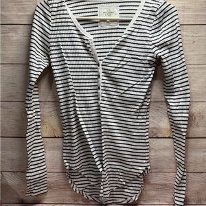 Abercrombie & Fitch Long Sleeve Henley Shirt Women’s Small